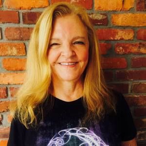 Meet your Posher, Leslie